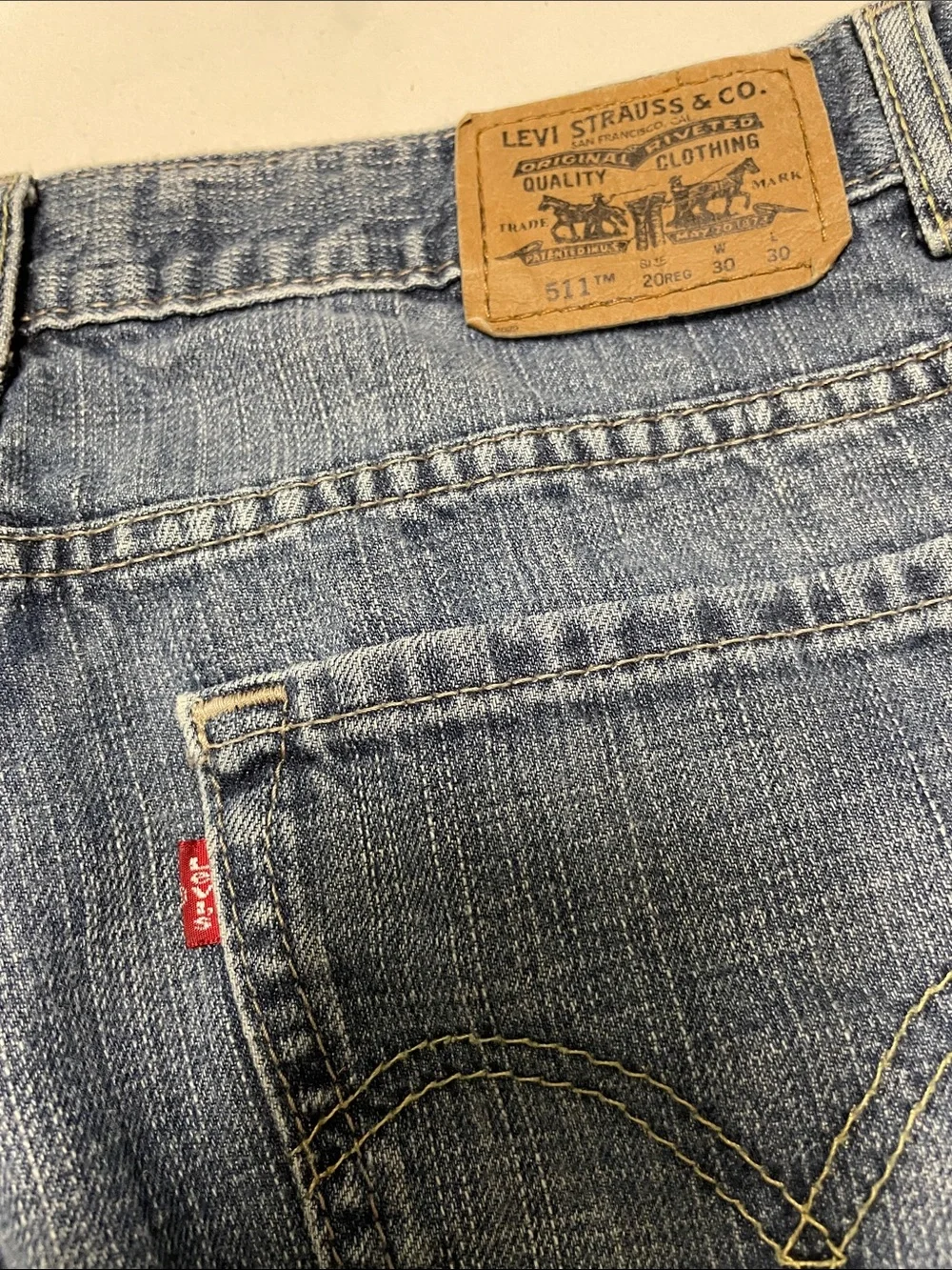 Levis men’s authentic
